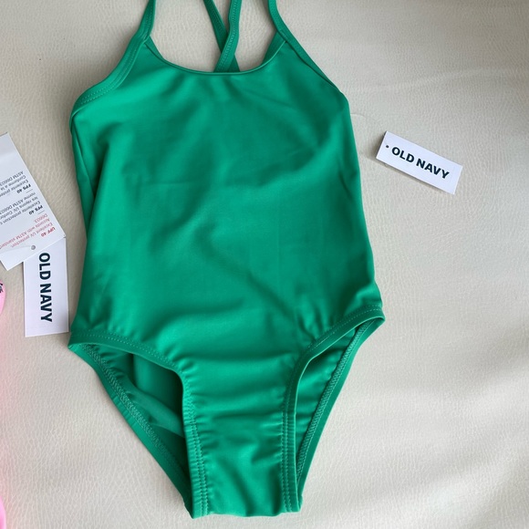 Old Navy Toddler 2pack Swimsuit - Picture 9 of 15
